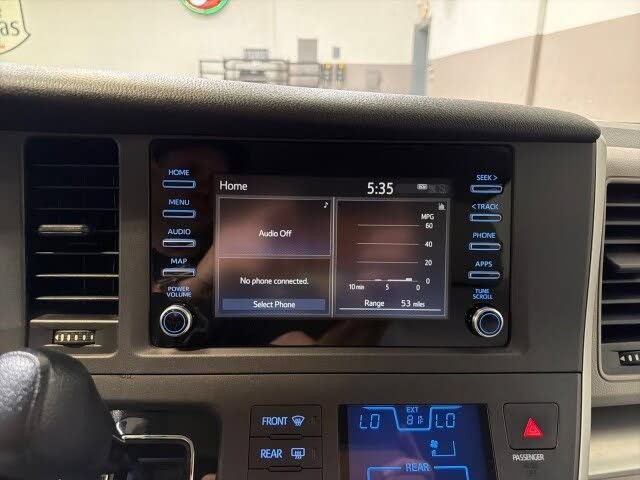 Used 2020 Toyota Sienna L FWD image 19