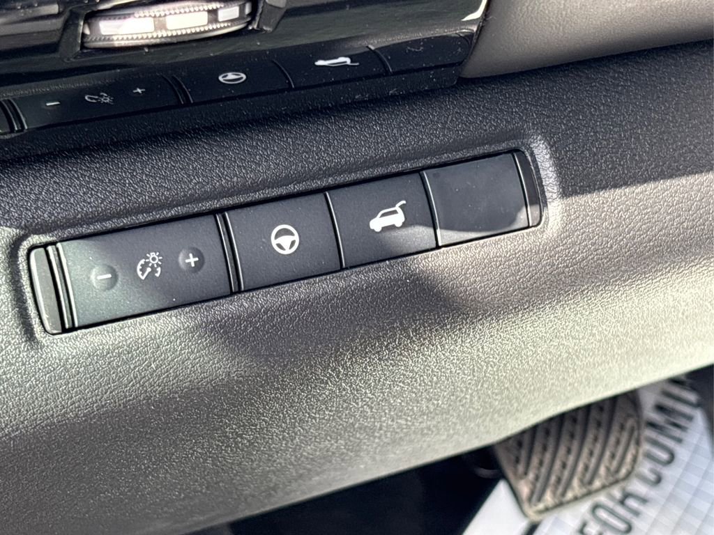 New 2025 Nissan Pathfinder SV w/ Black Appearance Package image 38