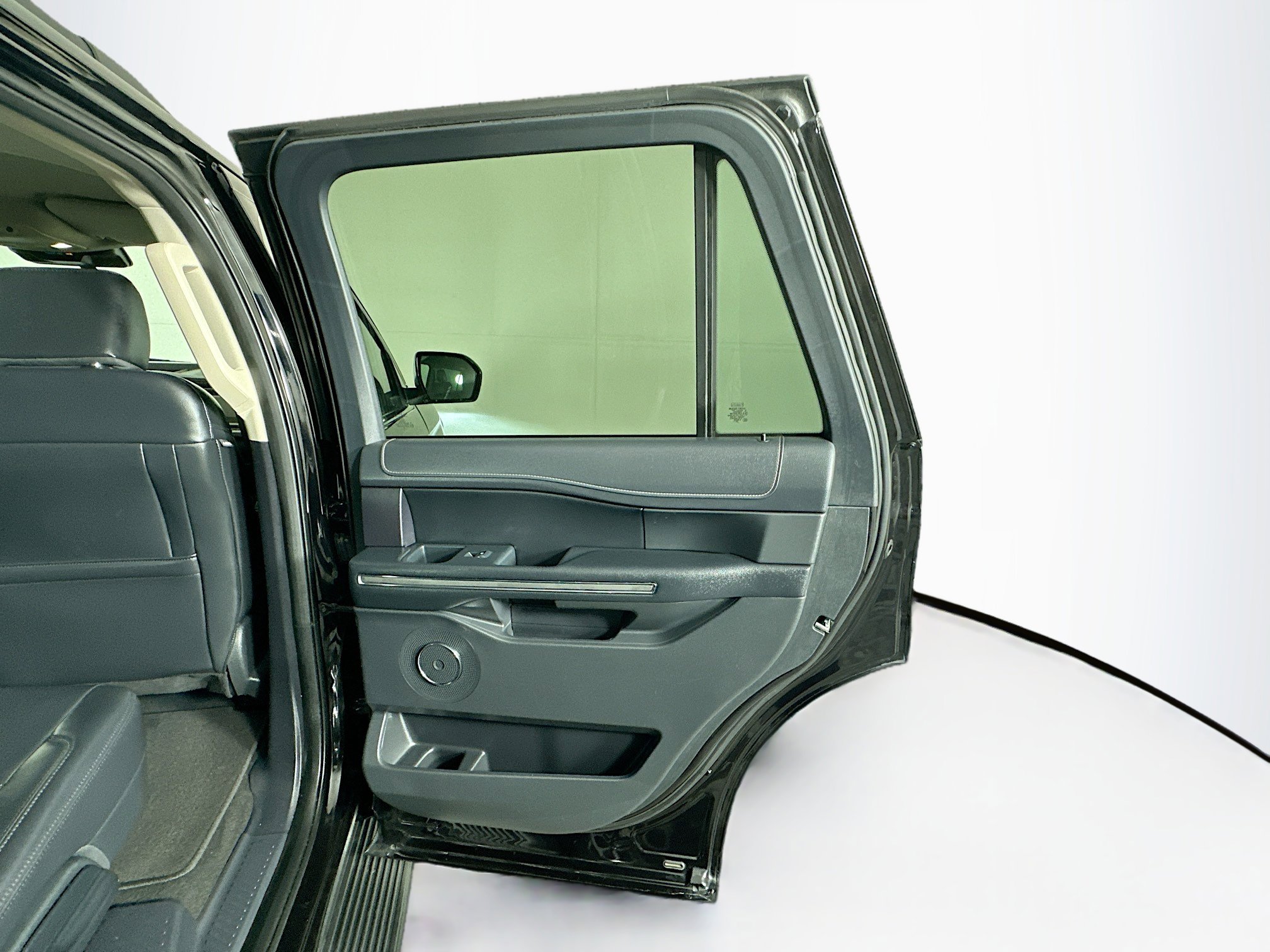 Used 2024 Ford Expedition XLT image 32