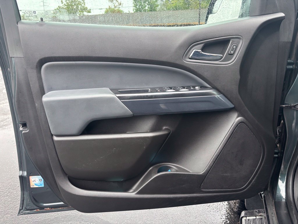 Used 2017 Chevrolet Colorado Z71 AWD/4WD image 18