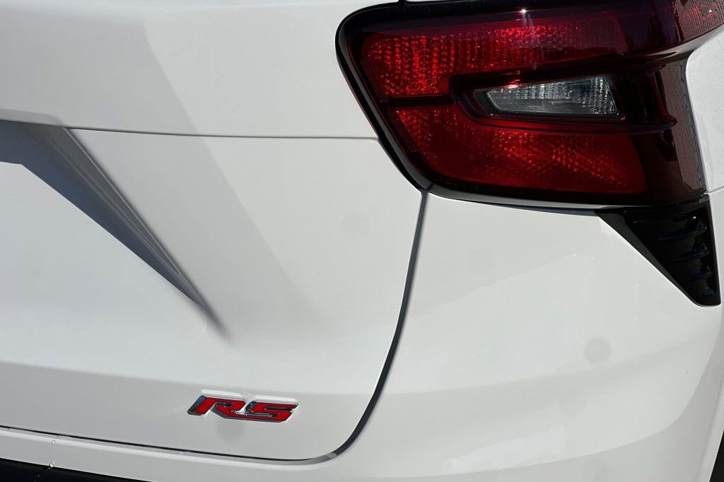 New 2026 Chevrolet Trax RS w/ Sunroof Package image 21