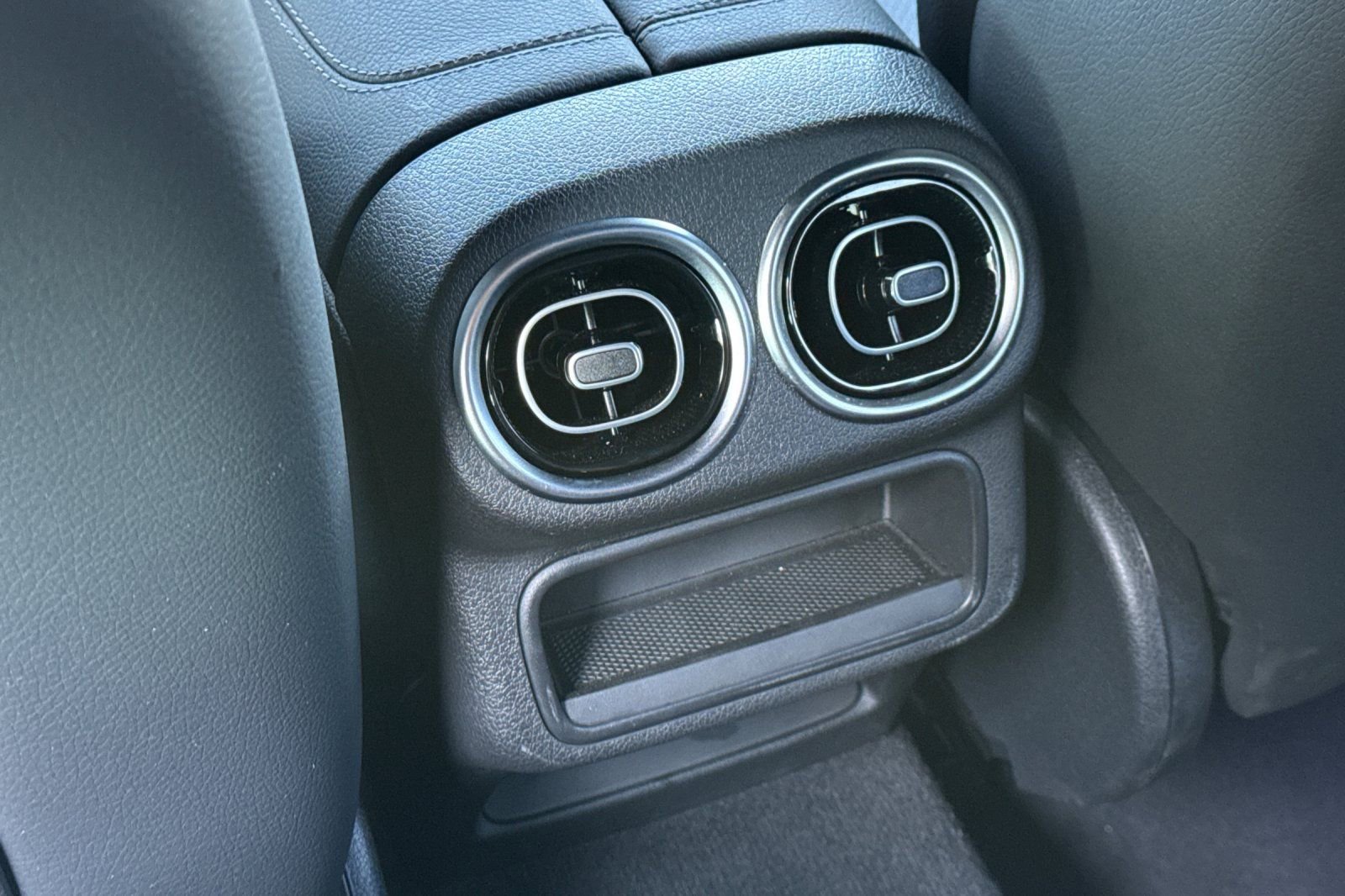 Certified 2025 Mercedes-Benz GLC 300 image 30