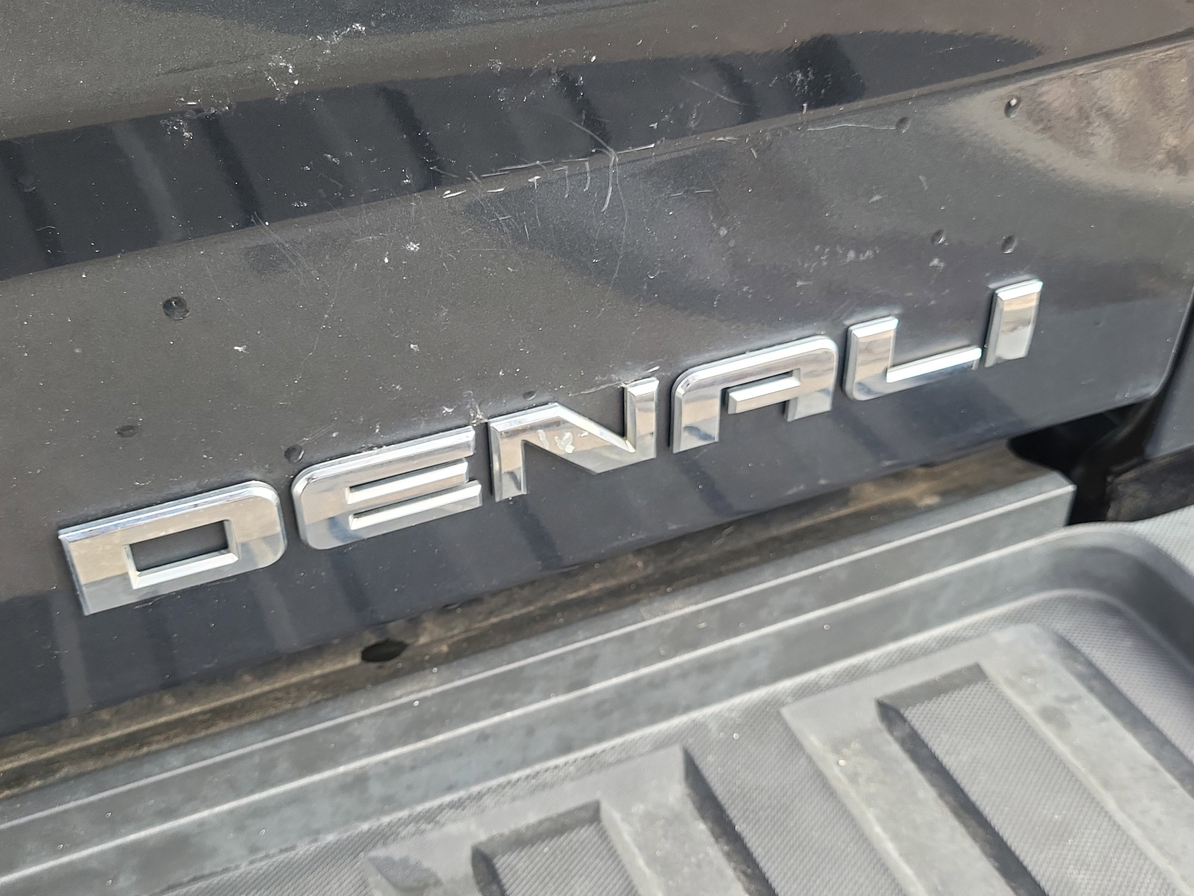 Certified 2018 GMC Sierra 2500 Denali w/ Duramax Plus Package image 8