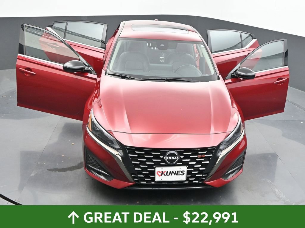 Used 2024 Nissan Altima 2.5 SR w/ SR Premium Package image 66