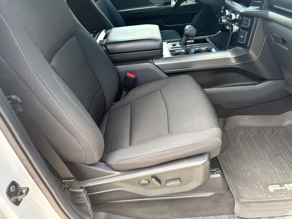 Used 2021 Toyota Corolla SE FWD image 11