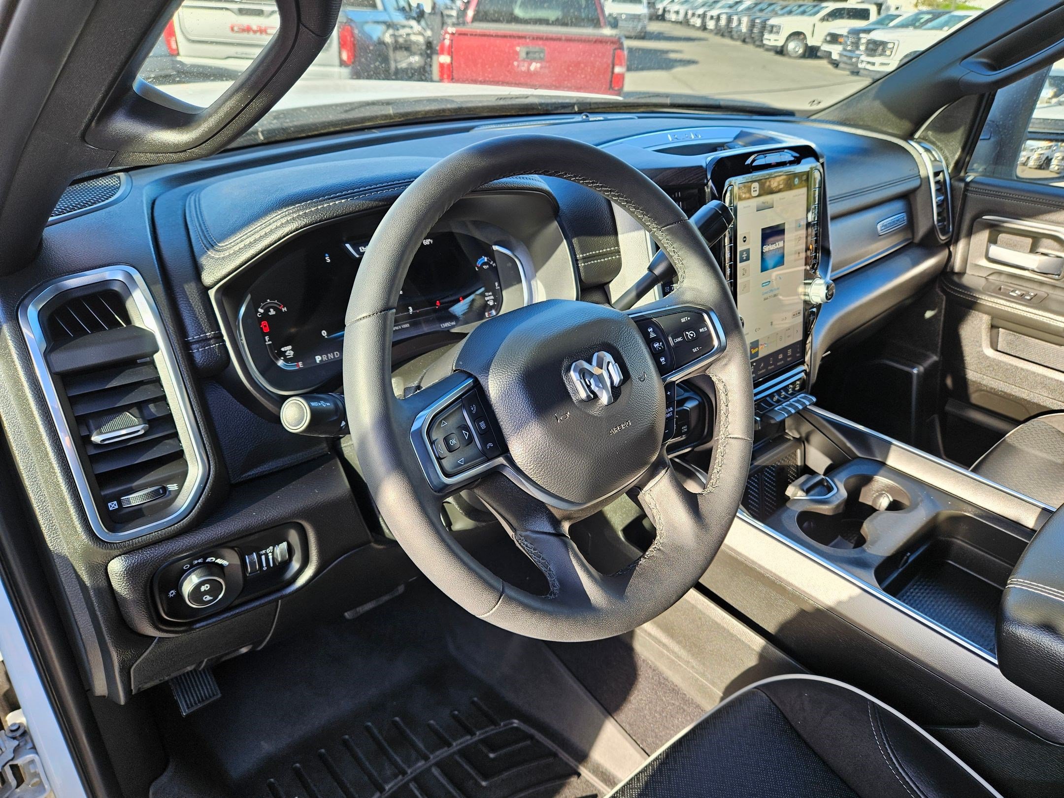 Used 2025 RAM 2500 Laramie AWD/4WD image 15
