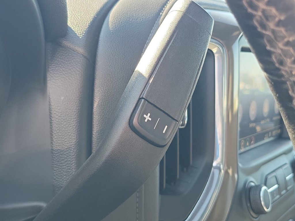 Used 2019 Chevrolet Silverado 1500 High Country w/ Technology Package AWD/4WD image 22