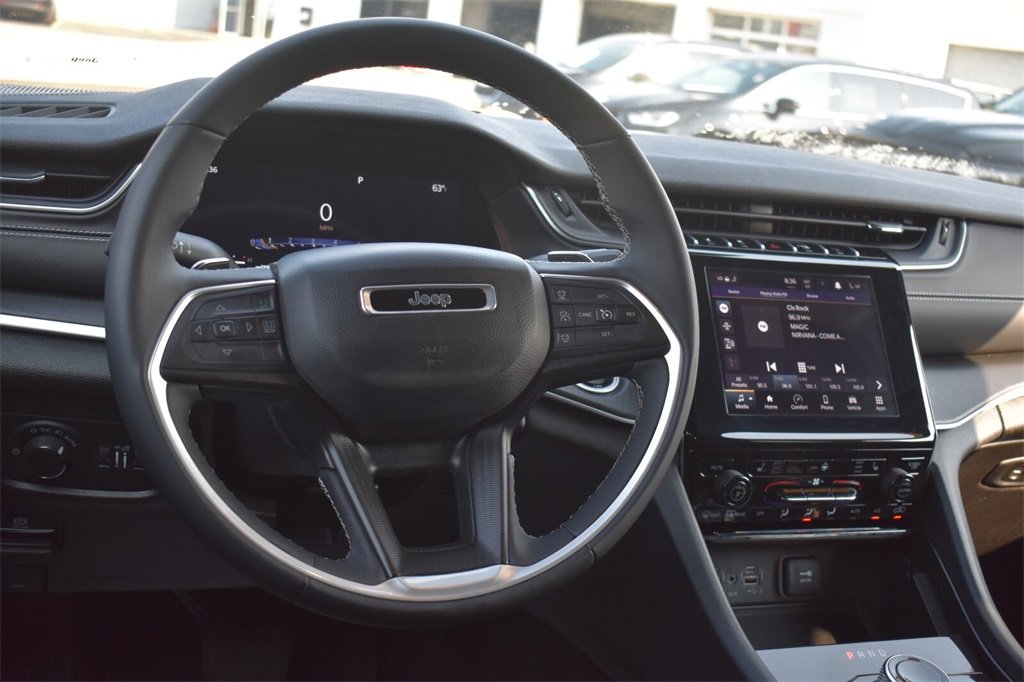 Used 2023 Jeep Grand Cherokee Altitude image 22