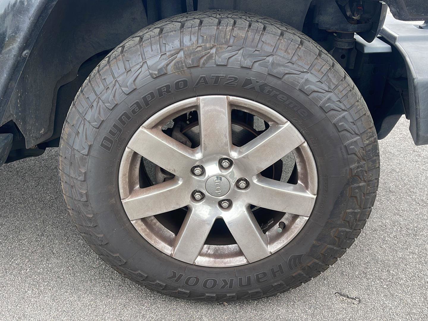 Used 2013 Jeep Wrangler Unlimited Sahara w/ Dual Top Group image 9