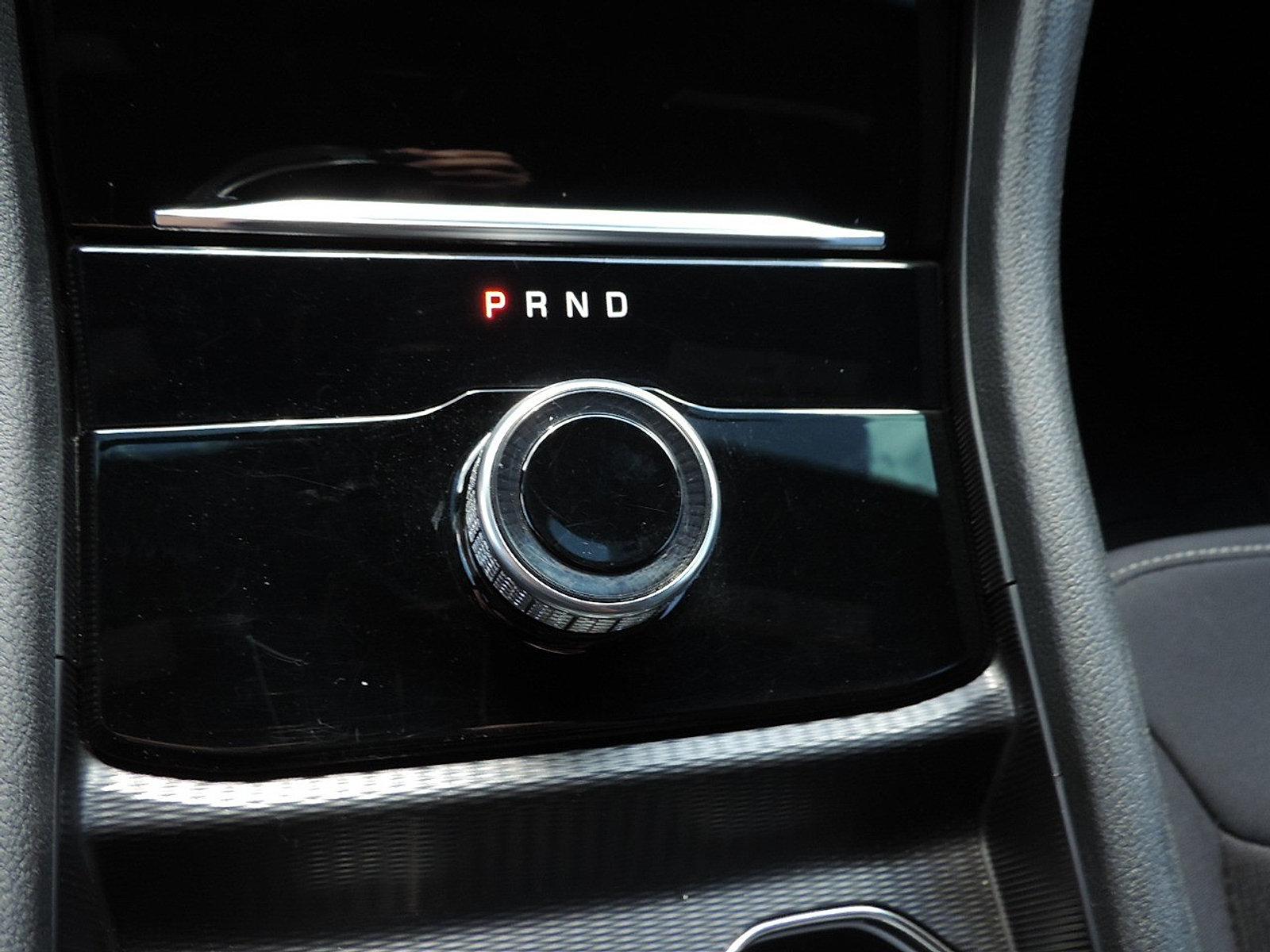 Used 2025 Jeep Grand Cherokee L Laredo RWD image 23