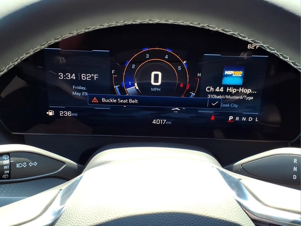 Used 2025 Chevrolet Traverse LT FWD image 5