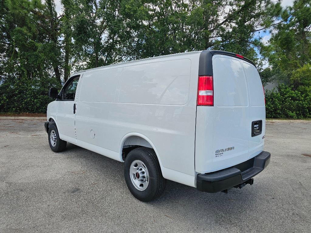 New 2025 GMC Savana 2500 w/ Driver Convenience Package RWD image 3