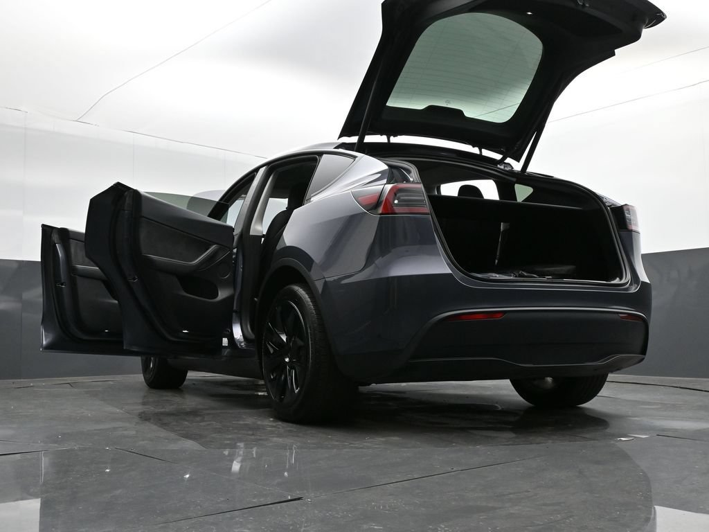 Used 2023 Tesla Model Y Long Range AWD/4WD image 38