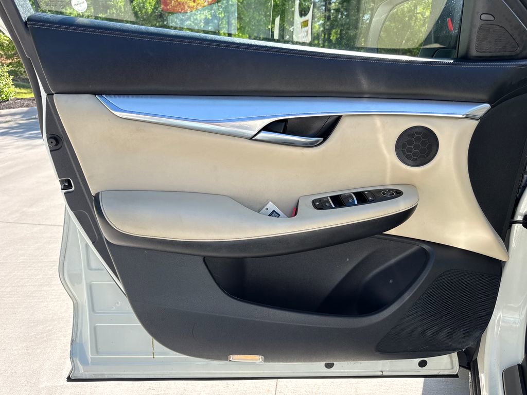 Used 2020 INFINITI QX50 Luxe w/ Navigation Package FWD image 13