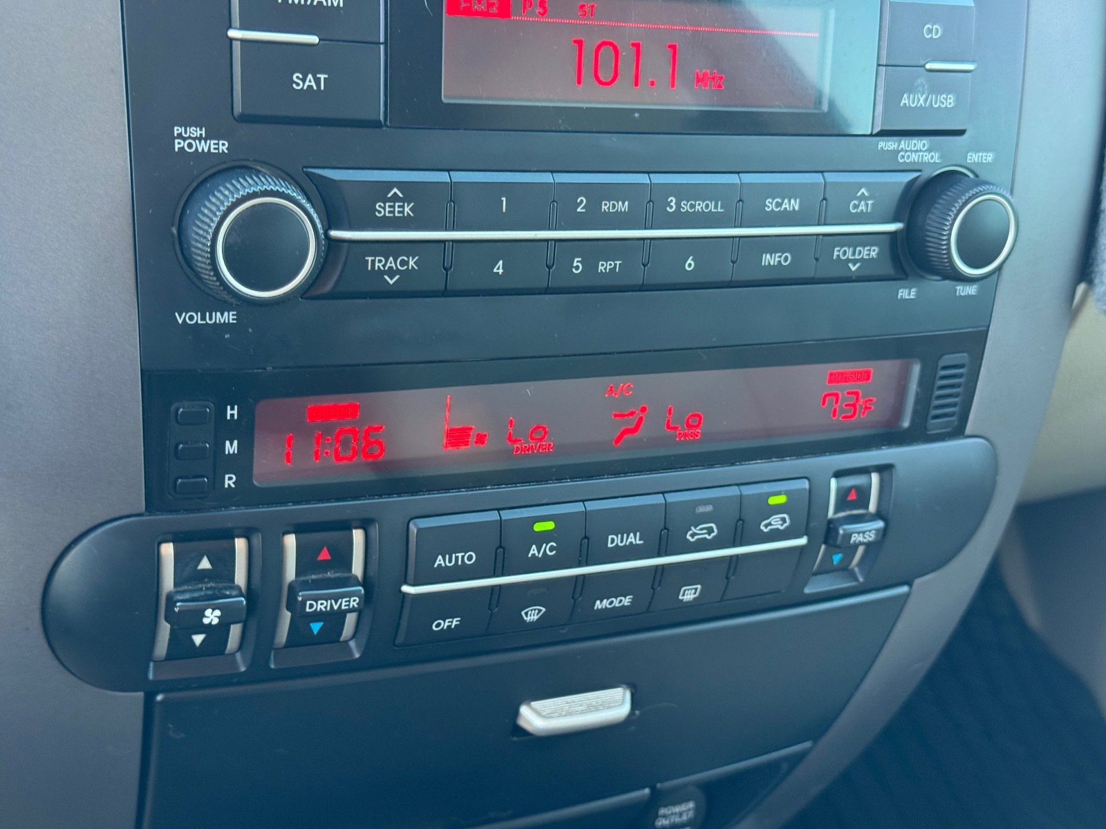 Used 2009 Kia Borrego EX w/ Leather Pkg image 29