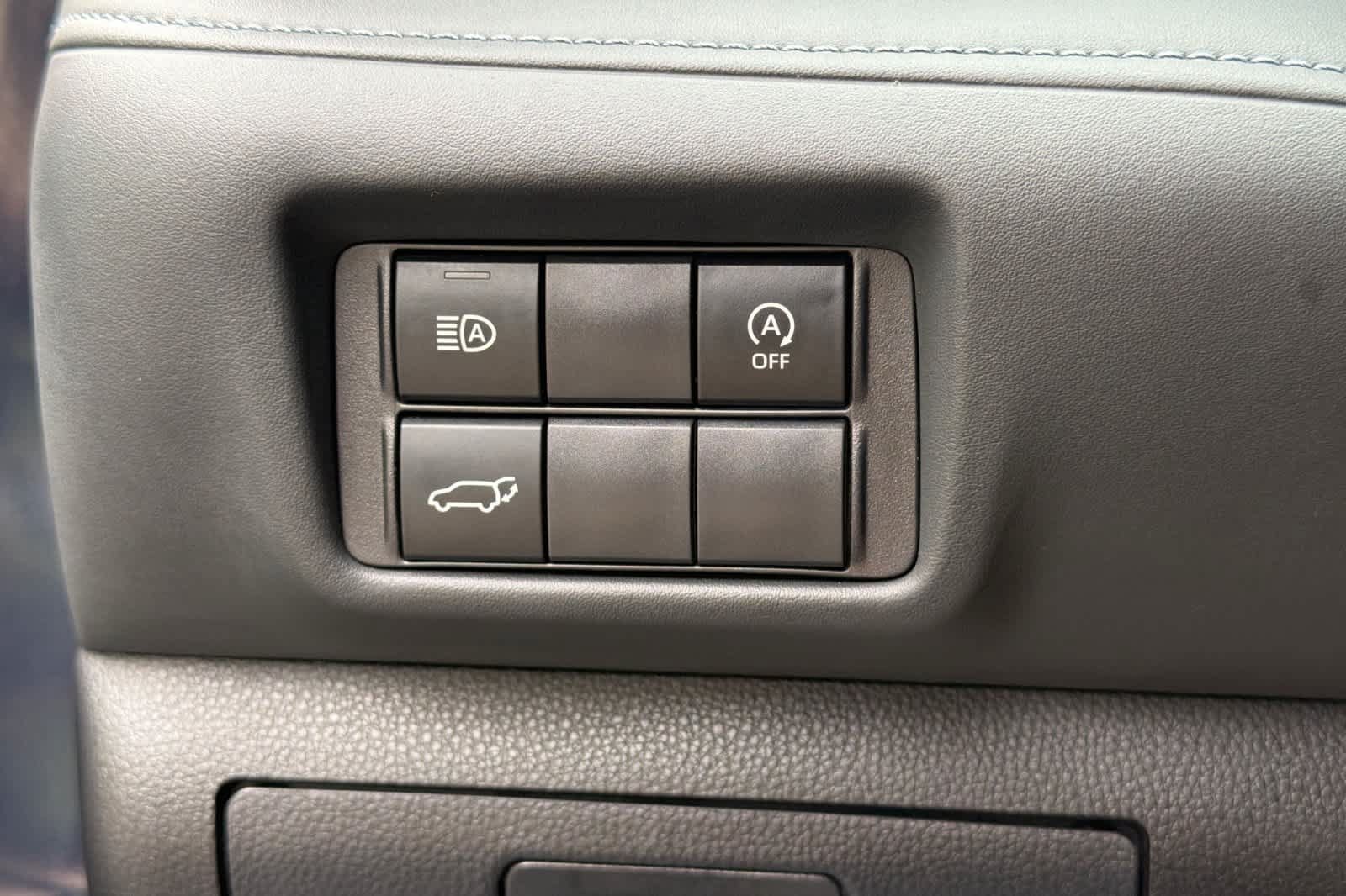 Used 2024 Toyota Highlander XLE AWD/4WD image 30