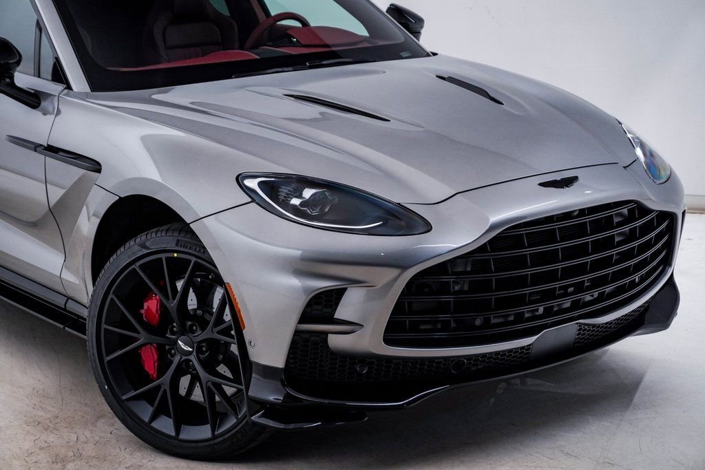 New 2026 Aston Martin DBX 707 image 4