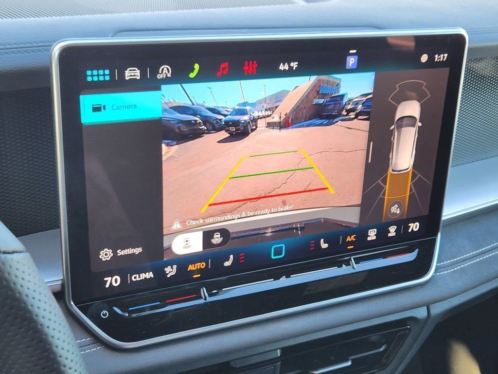 New 2026 Volkswagen Tiguan SE R-Line image 8