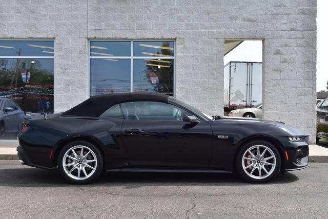 Used 2024 Ford Mustang GT Premium RWD image 3