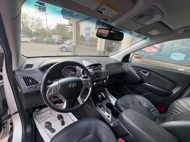 Used 2012 Hyundai Tucson Limited FWD image 15