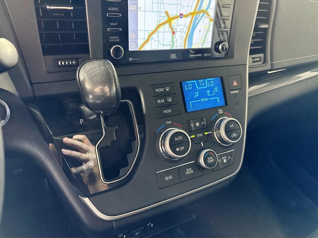 Used 2020 Toyota Sienna SE w/ SE Preferred Package AWD/4WD image 18