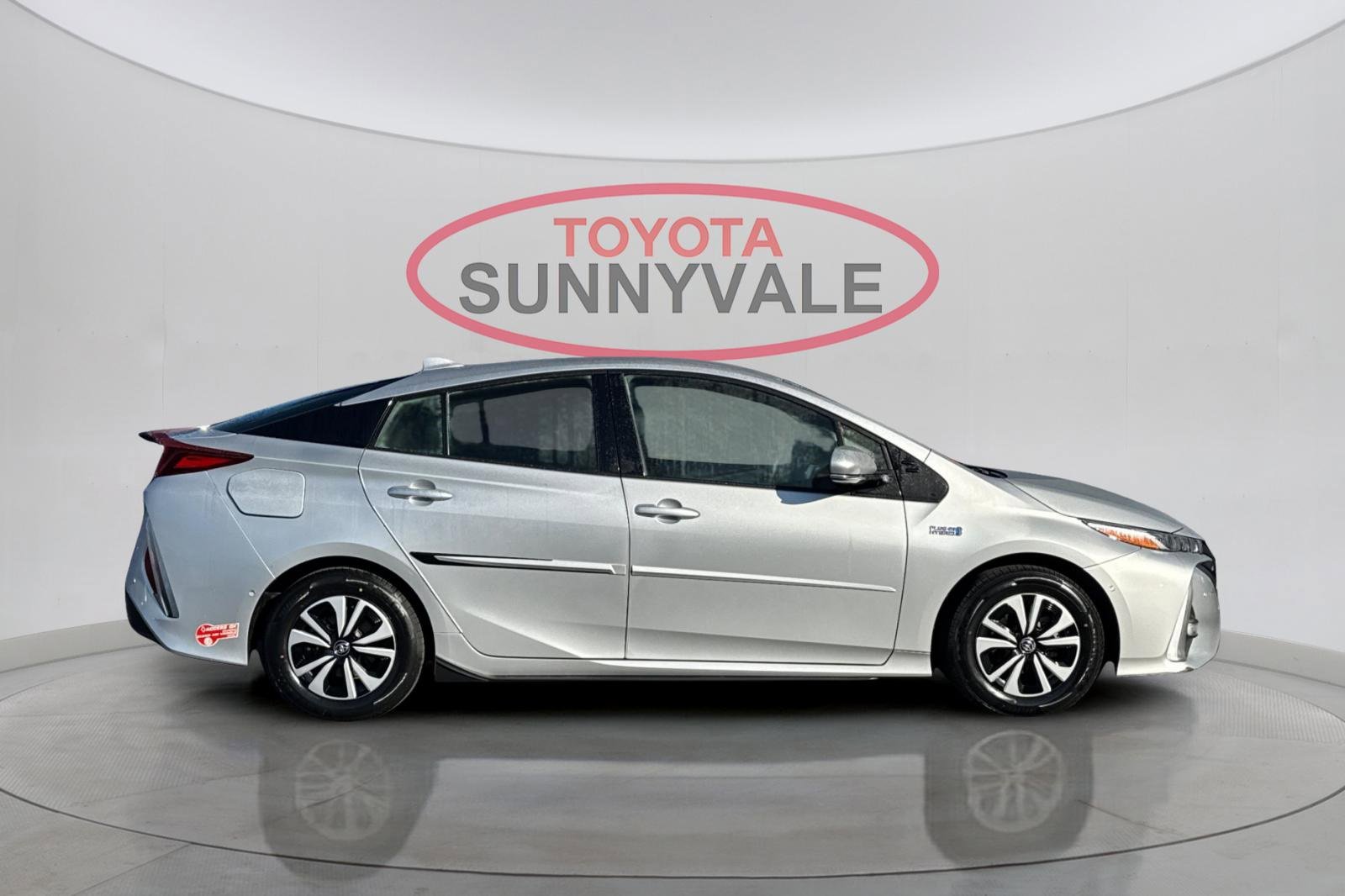 Used 2017 Toyota Prius Prime Advanced image 10