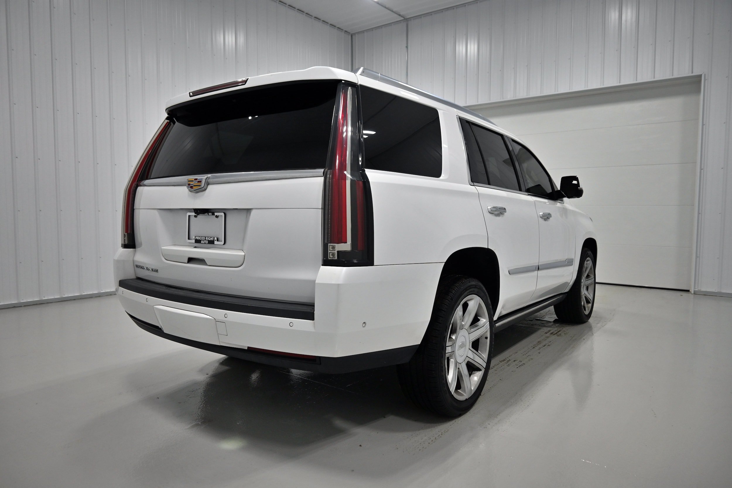 Used 2019 Cadillac Escalade Premium Luxury AWD/4WD image 37