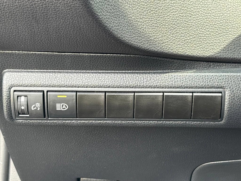 Used 2024 Toyota Corolla LE FWD image 13