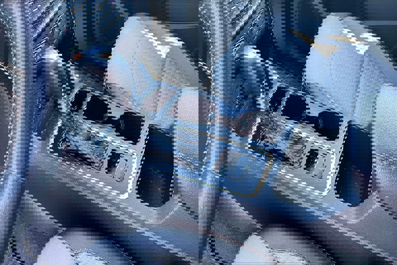 Used 2017 Ford Escape Titanium image 11