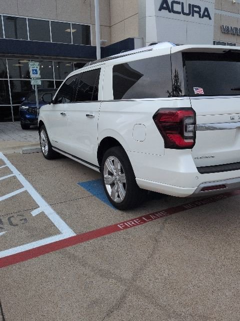 Used 2023 Ford Expedition Max Platinum RWD image 3