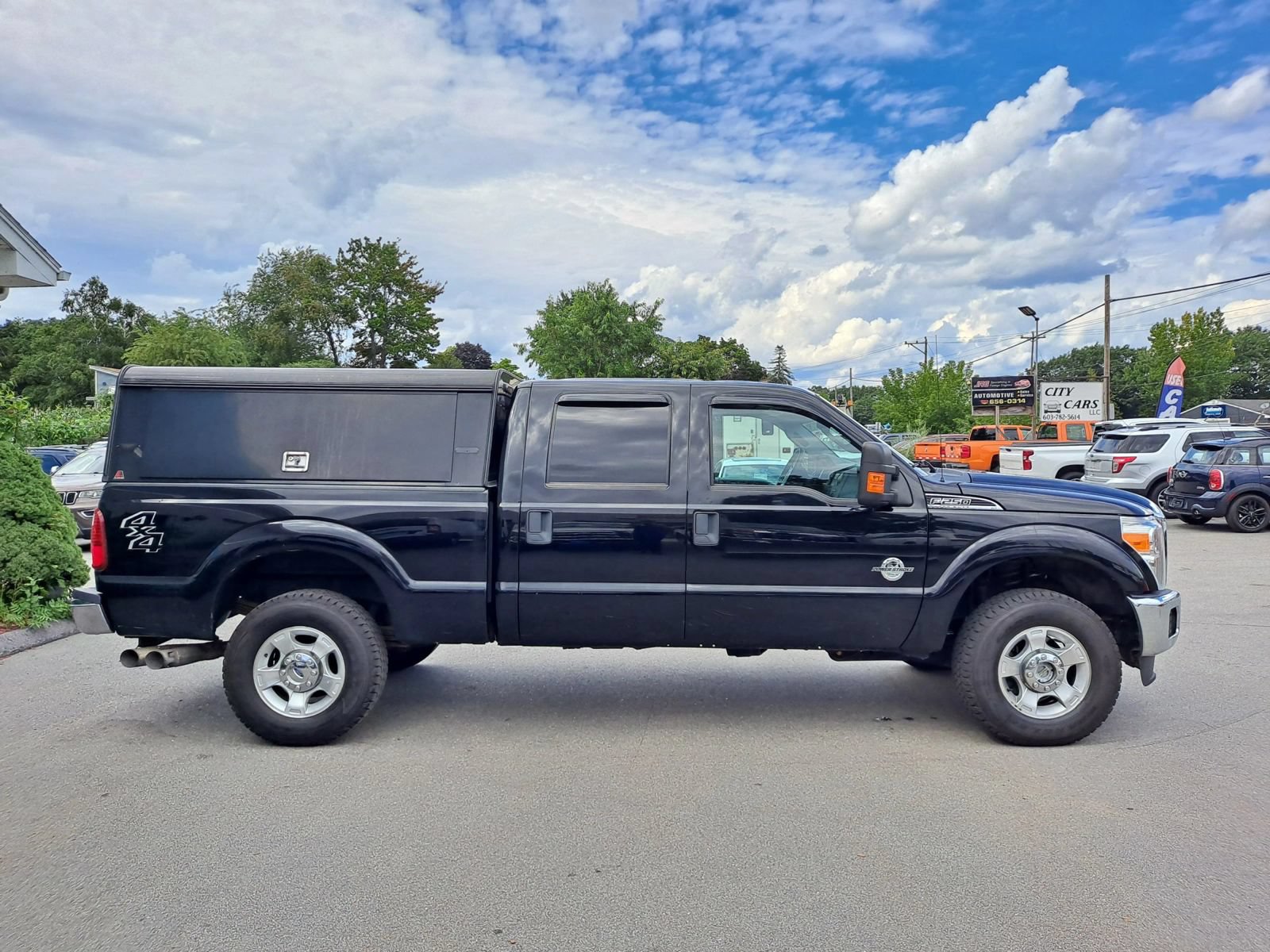 Used 2016 Ford F250 XLT w/ XLT Interior Package AWD/4WD image 4