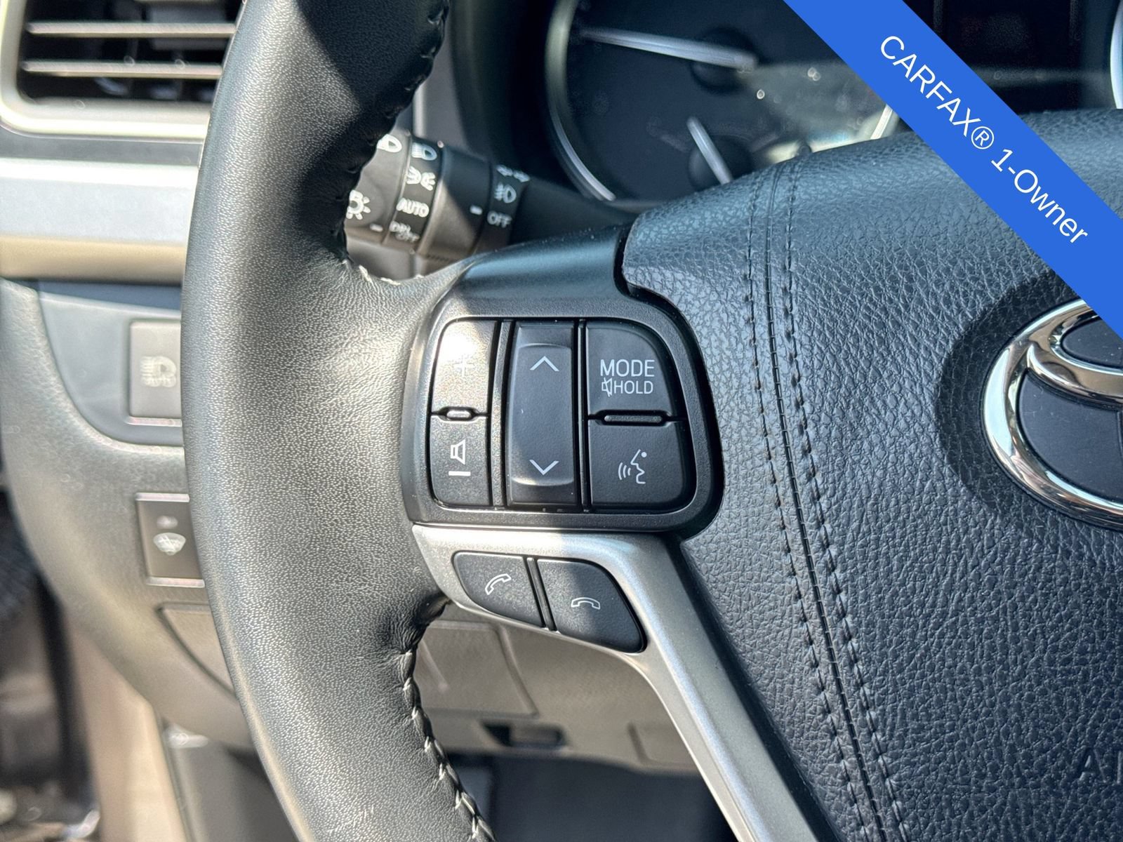 Used 2019 Toyota Highlander XLE w/ Carpet Mat Package (TMS) AWD/4WD image 26