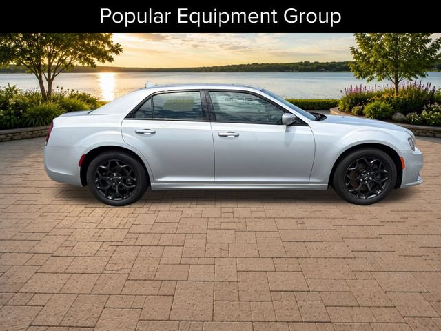 Used 2021 Chrysler 300 Touring L w/ Popular Equipment Group AWD/4WD image 8
