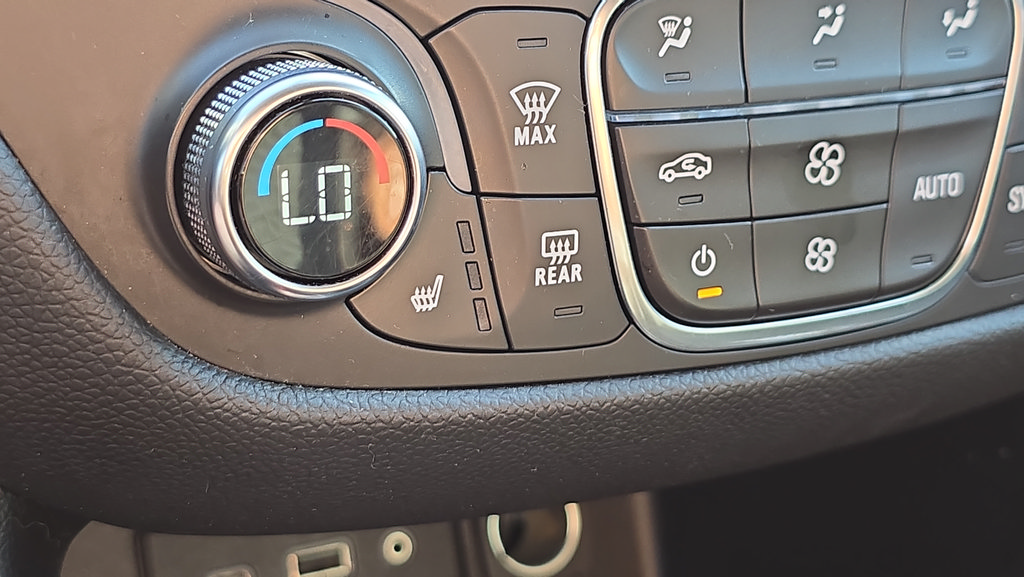 Used 2019 Chevrolet Equinox LT AWD/4WD image 29