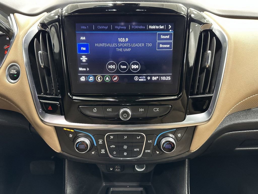 Used 2023 Chevrolet Traverse Premier FWD image 18