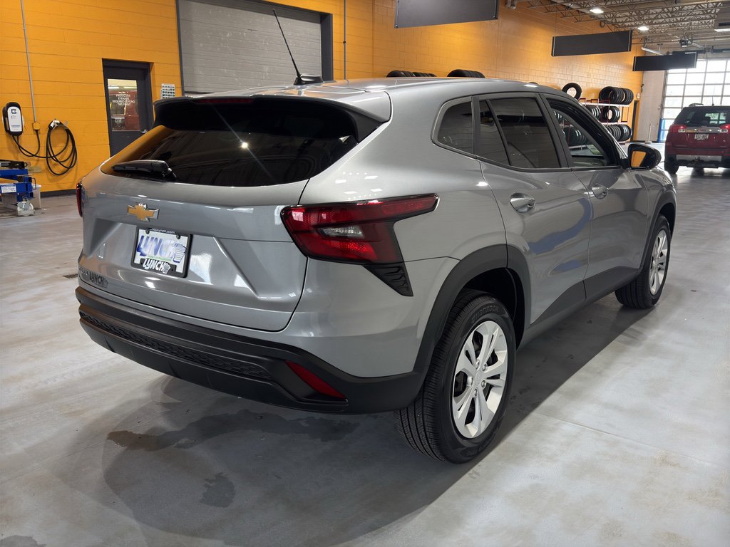 Used 2024 Chevrolet Trax LS w/ Driver Confidence Package image 5