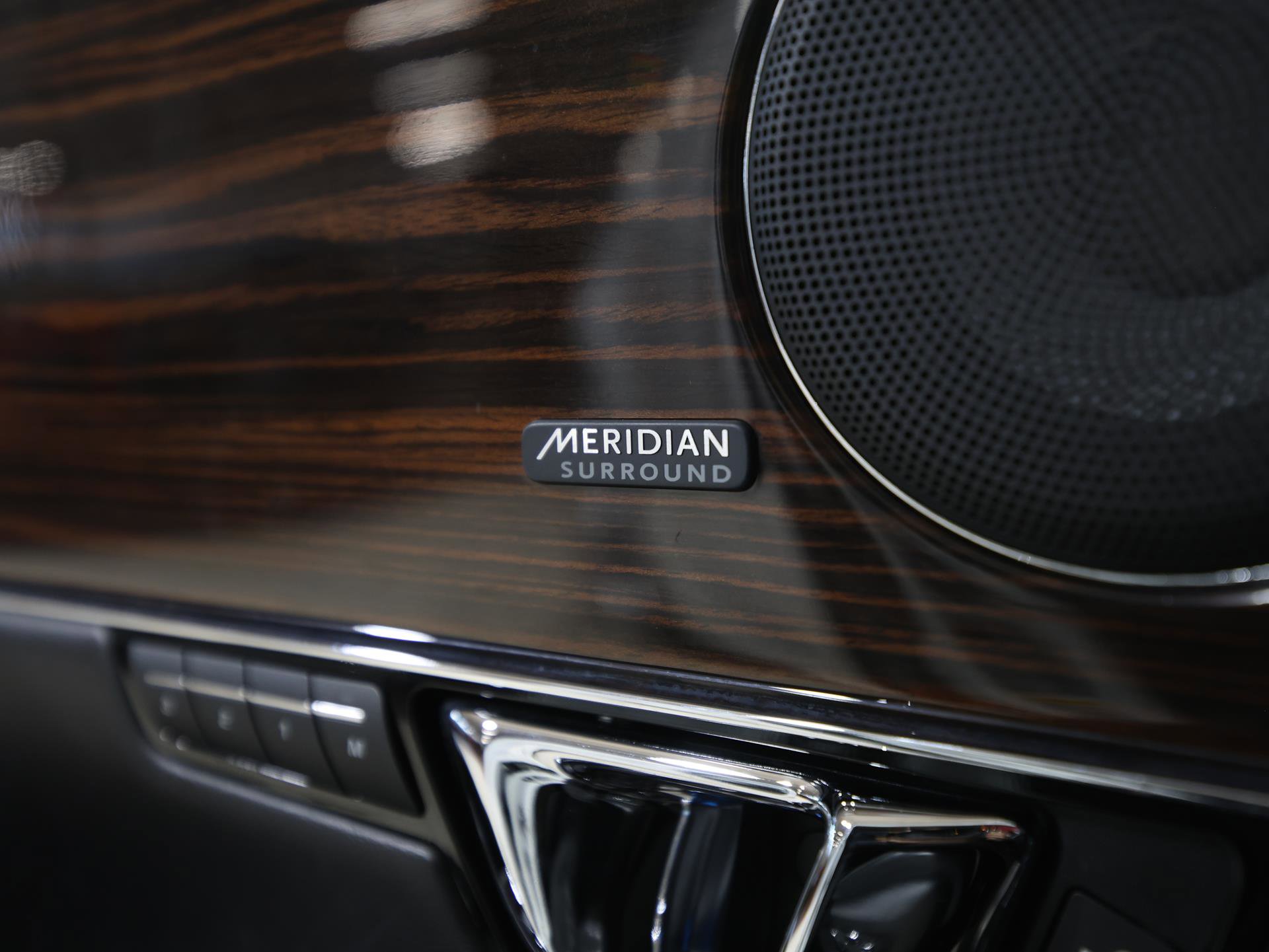 Used 2015 Jaguar XJ L Portfolio image 24