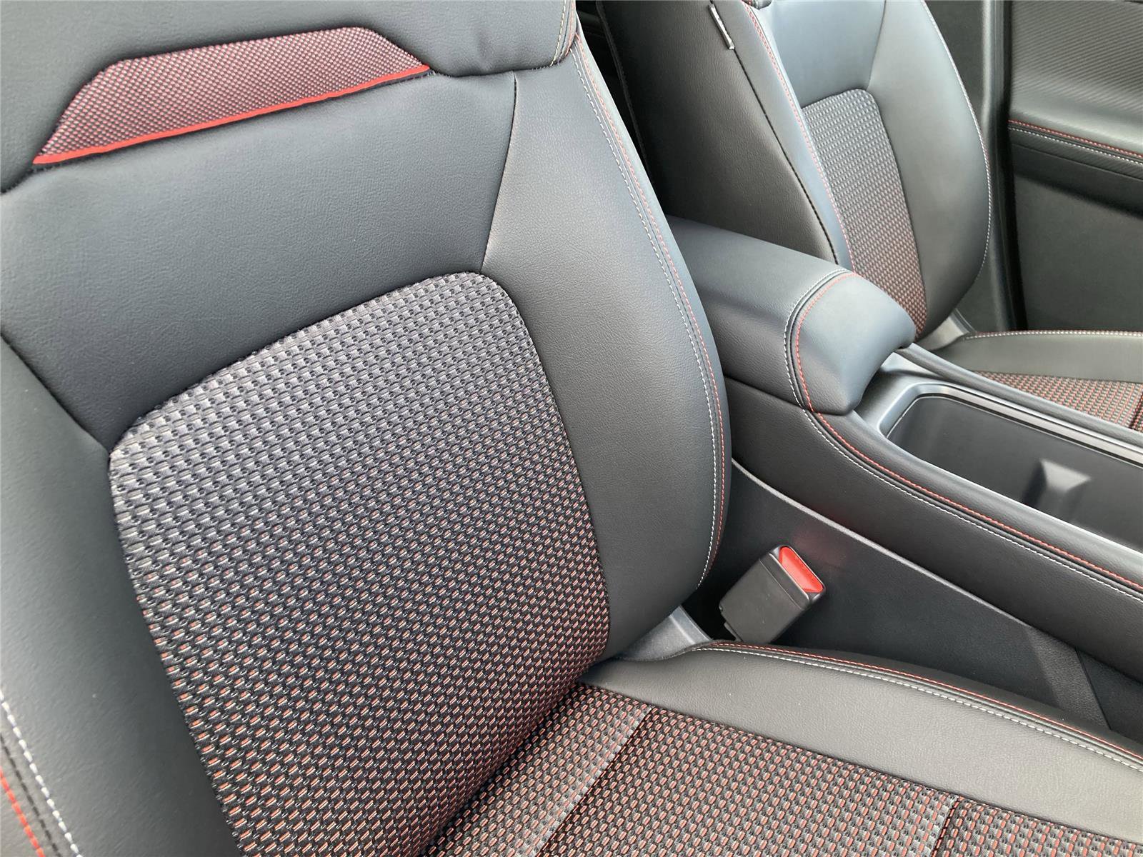 New 2025 Nissan Kicks SR w/ SR Premium Package image 36