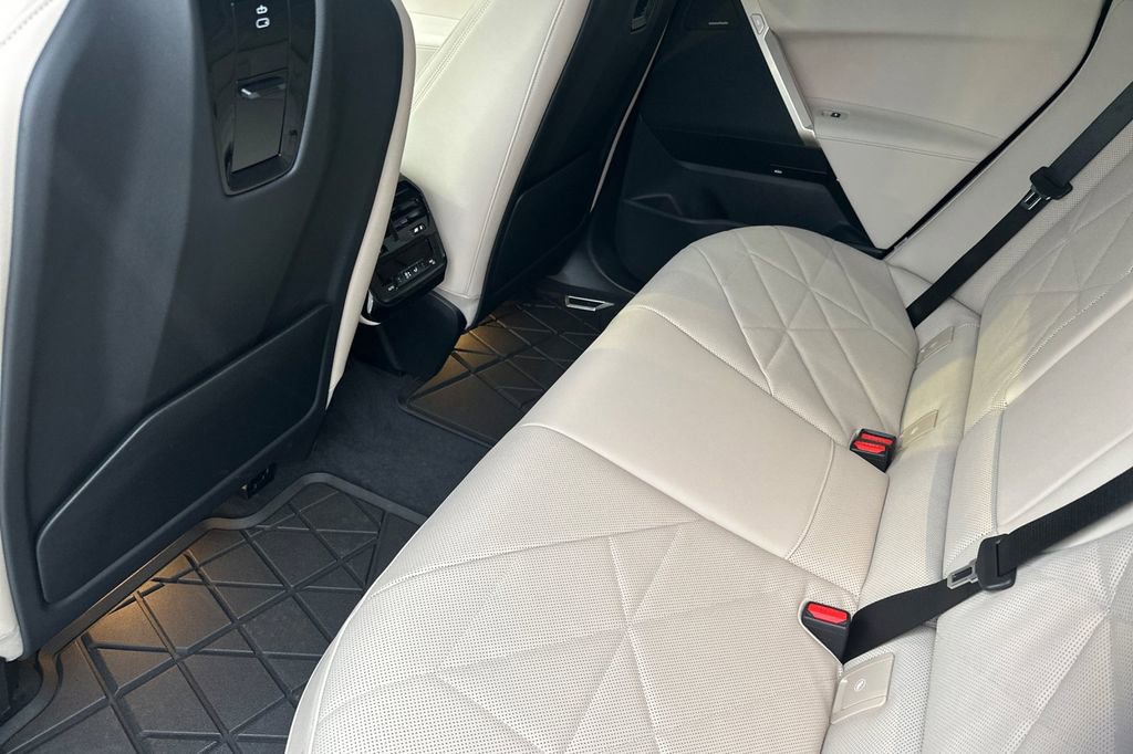 New 2026 BMW iX xDrive60 w/ Premium Package image 10