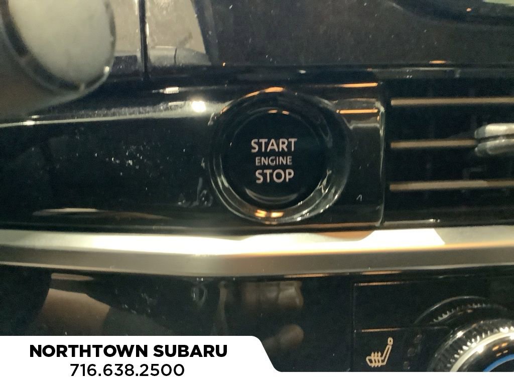 Used 2025 Nissan Pathfinder SV image 17