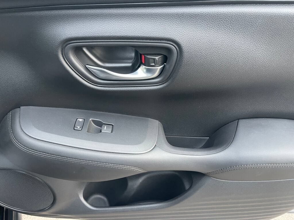 Used 2023 Honda HR-V LX image 21