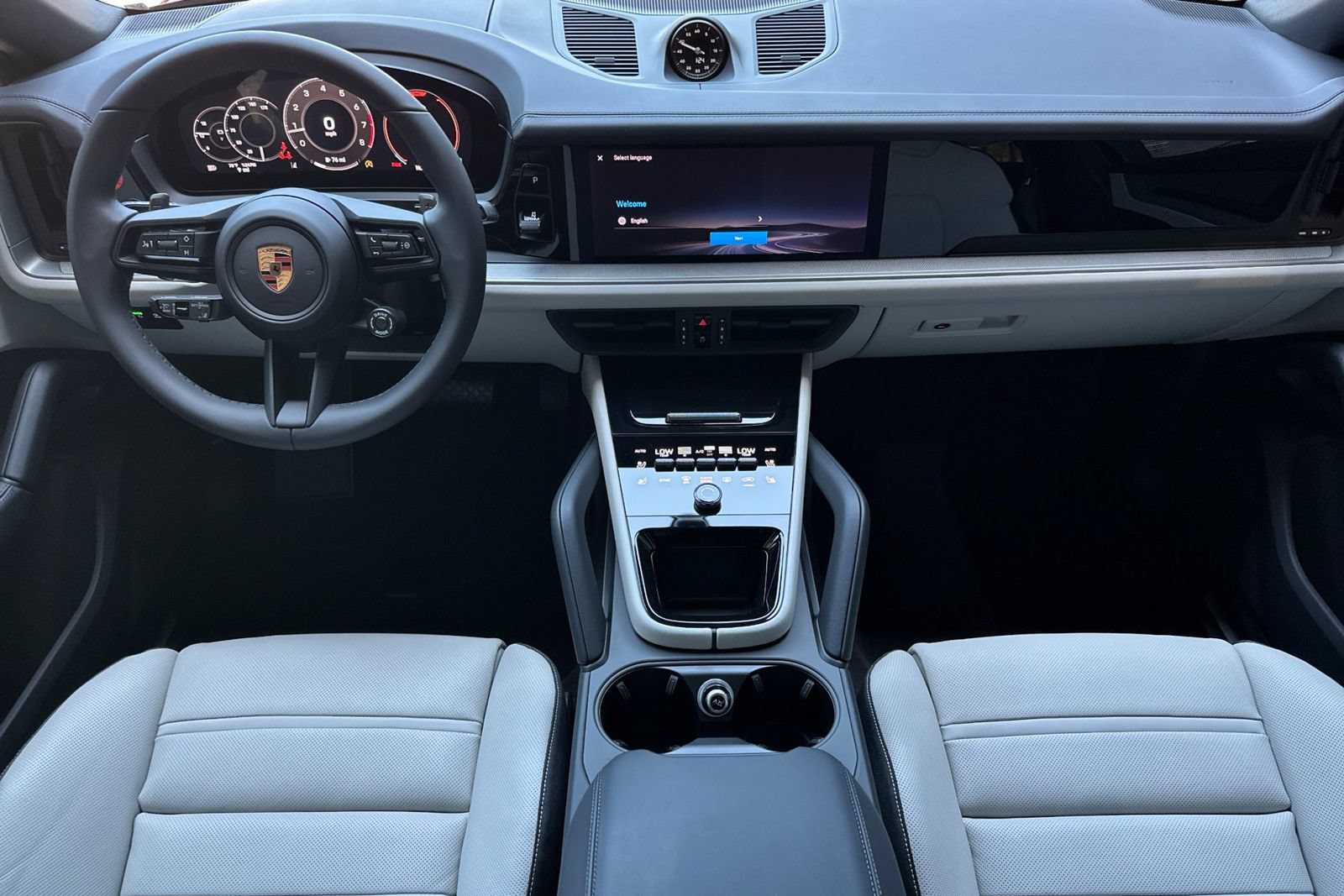 New 2026 Porsche Cayenne Coupe AWD/4WD image 6