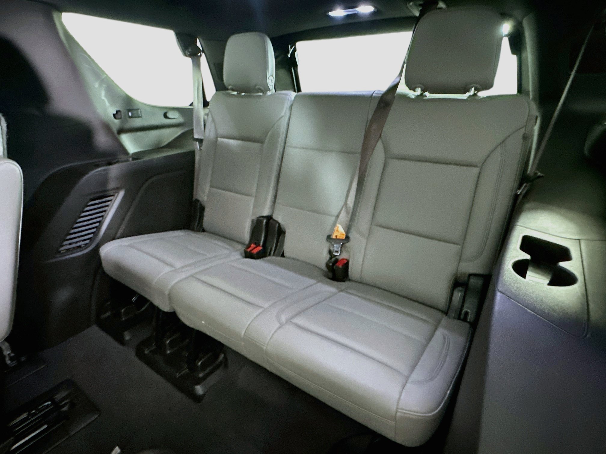 Used 2023 Chevrolet Tahoe Z71 w/ Luxury Package AWD/4WD image 31