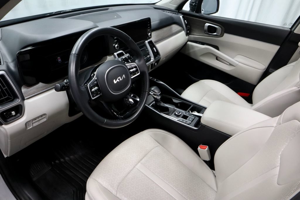 Used 2023 Kia Sorento EX w/ Panoramic Sunroof Package FWD image 26