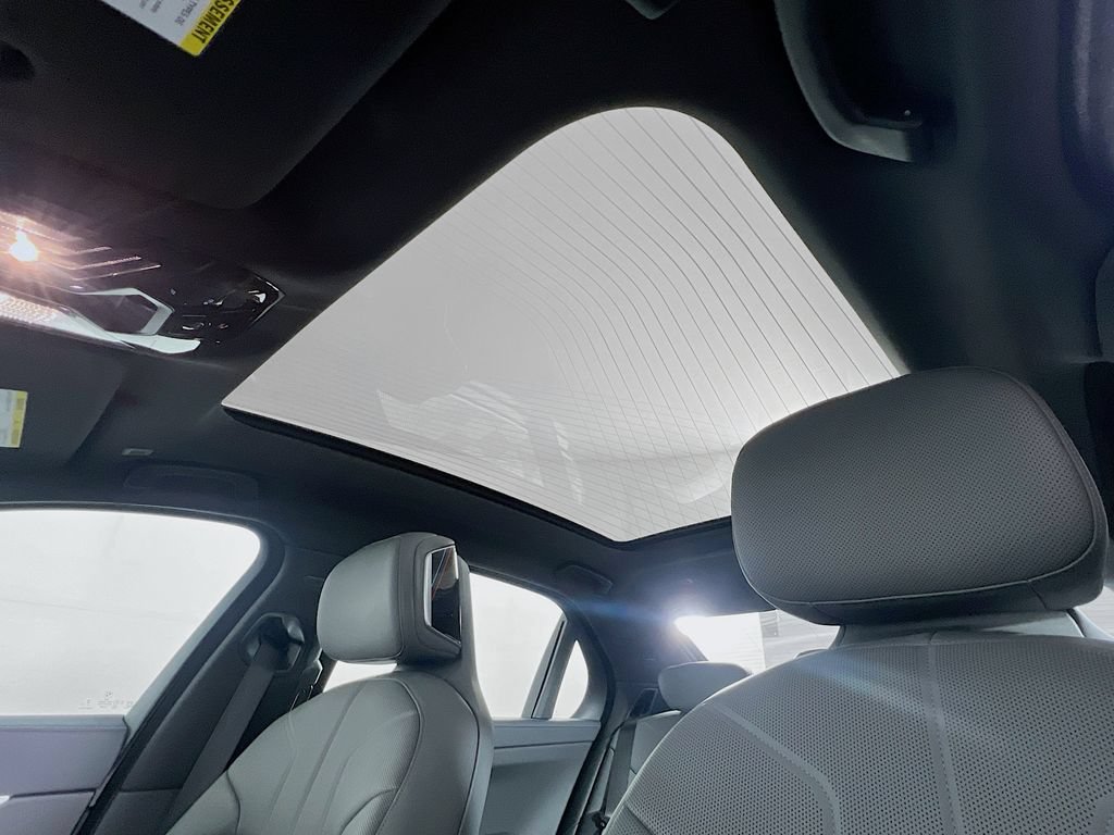 Used 2025 BMW 740i xDrive AWD/4WD image 23