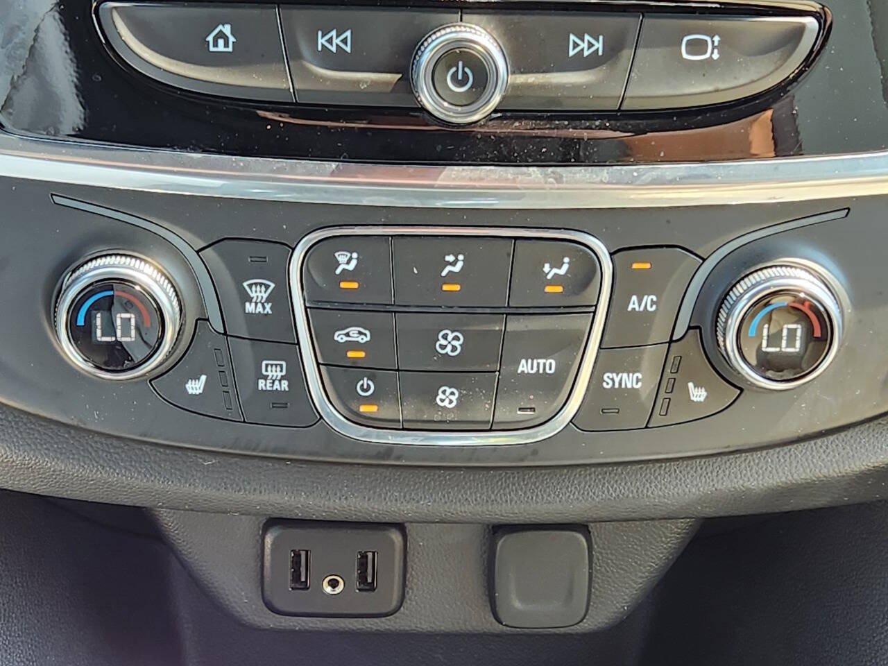 Used 2023 Chevrolet Traverse LT w/ LPO, Floor Liner Package AWD/4WD image 22