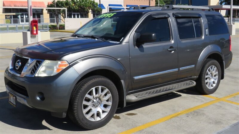 Used 2008 Nissan Pathfinder LE RWD image 1