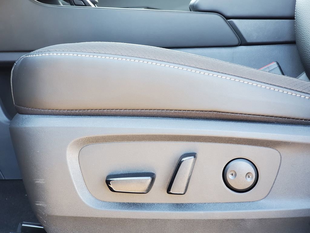 New 2026 Nissan Pathfinder SL image 11