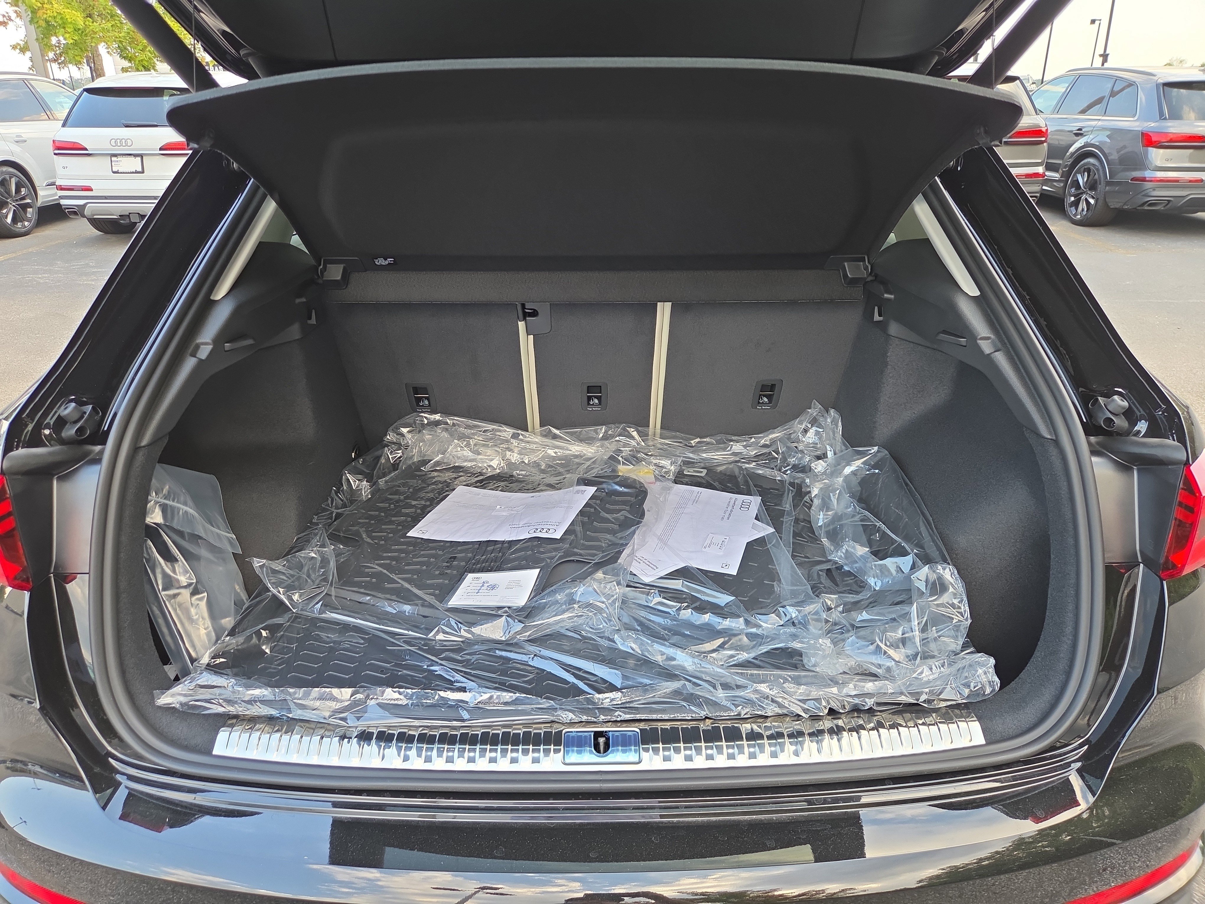 New 2025 Audi Q3 2.0T Premium image 8