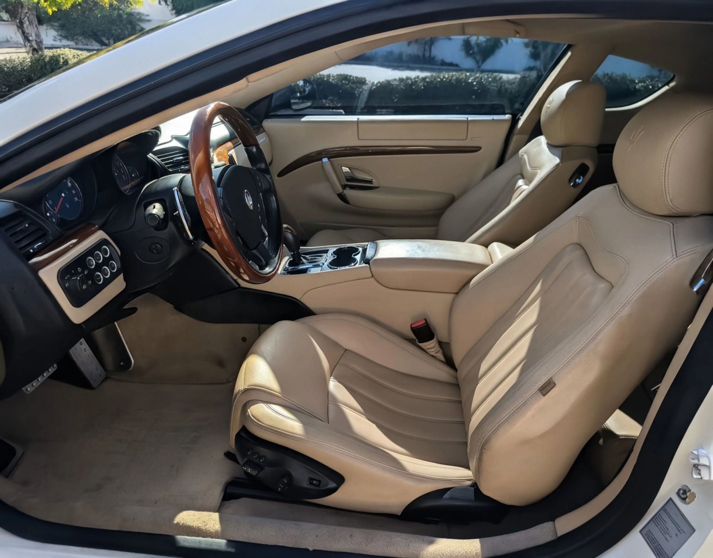 Used 2011 Maserati GranTurismo S image 10